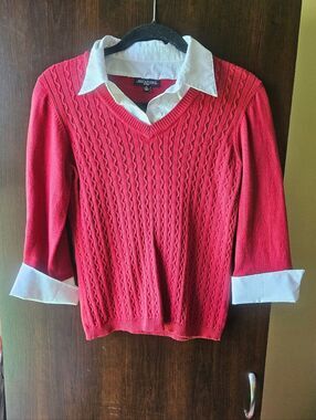 Notations Red Cable V-Neck Sweater With White Colar Size Large Petite